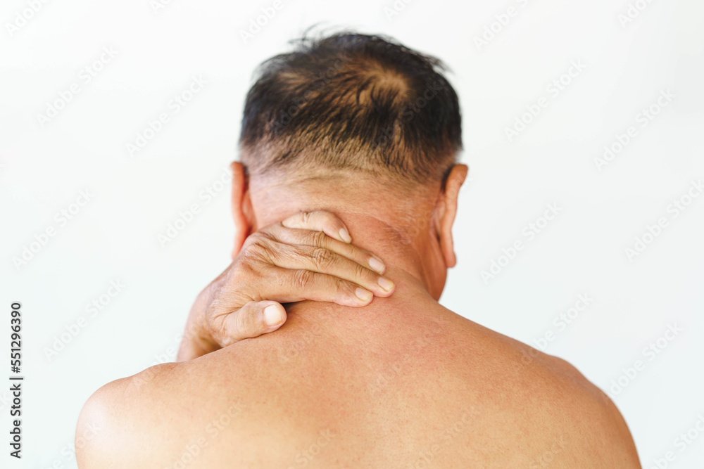 Foto de Elderly have back or shoulder pain from sitting incorrectly