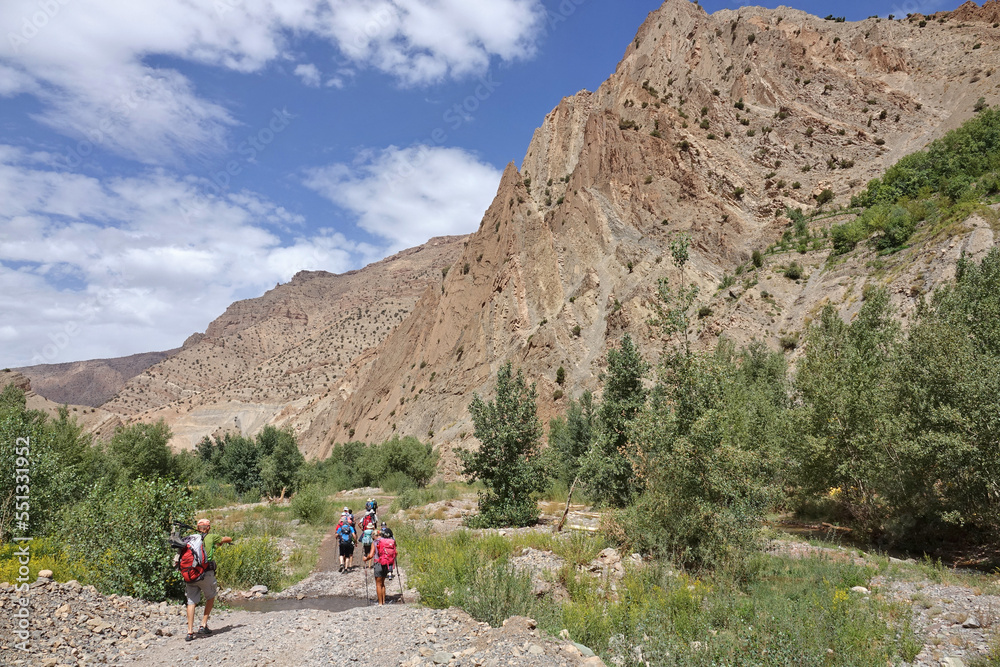 La grande traversée de l’Atlas au Maroc, 18 jours de marche. Vallée de la Tessaout, village d'Amerzi, village perché d'Ichbaken, Aït Hamza et Aït Ali Nitto La grande traversée de l’Atlas au Maroc, 18 jours de marche. Vallée de la Tessaout, village d'Amerzi, village perché d'Ichbaken, Aït Hamza et Aït Ali Nitto