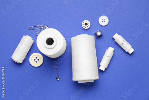 Fotografering Set of different sewing supplies on color background