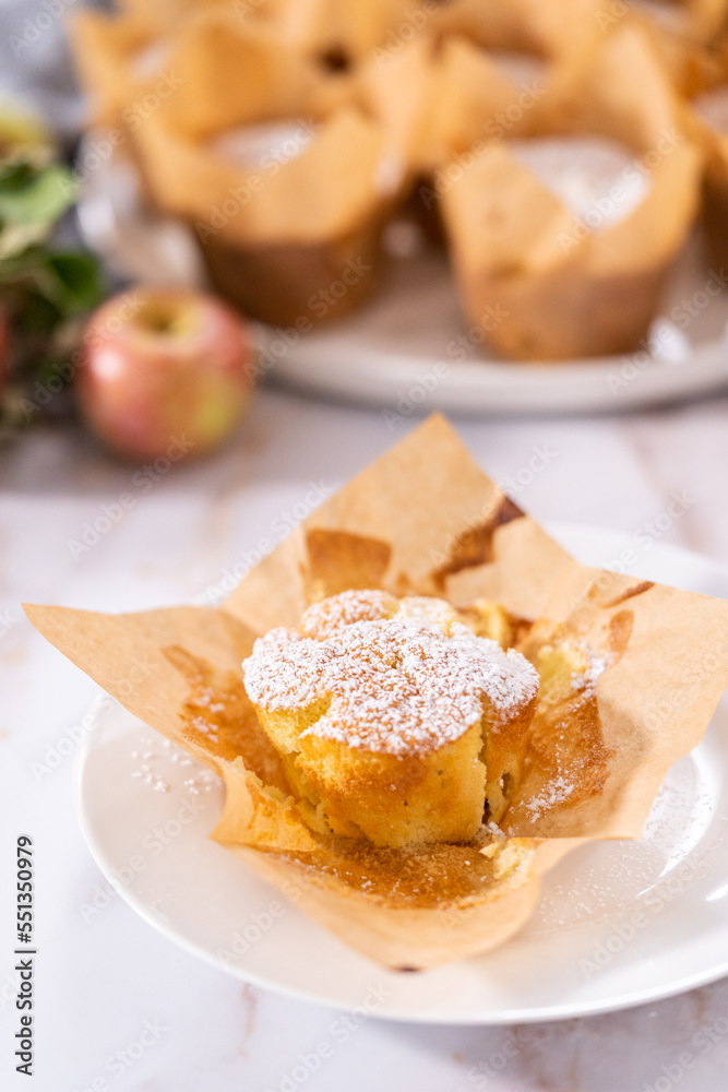 Apple sharlotka muffin