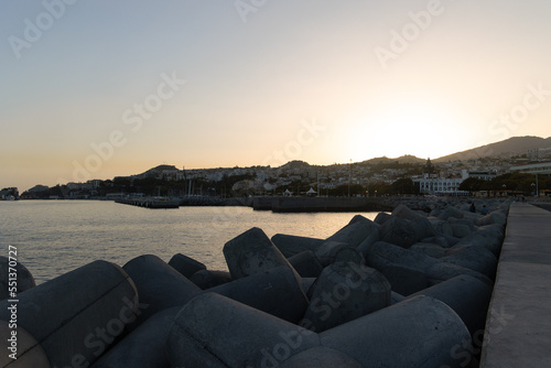 Sonnenuntergang am Hafen von Madeira