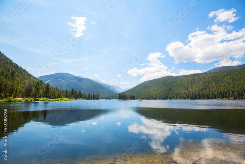 Fototapeta Naklejka Na Ścianę i Meble -  Mountains lake