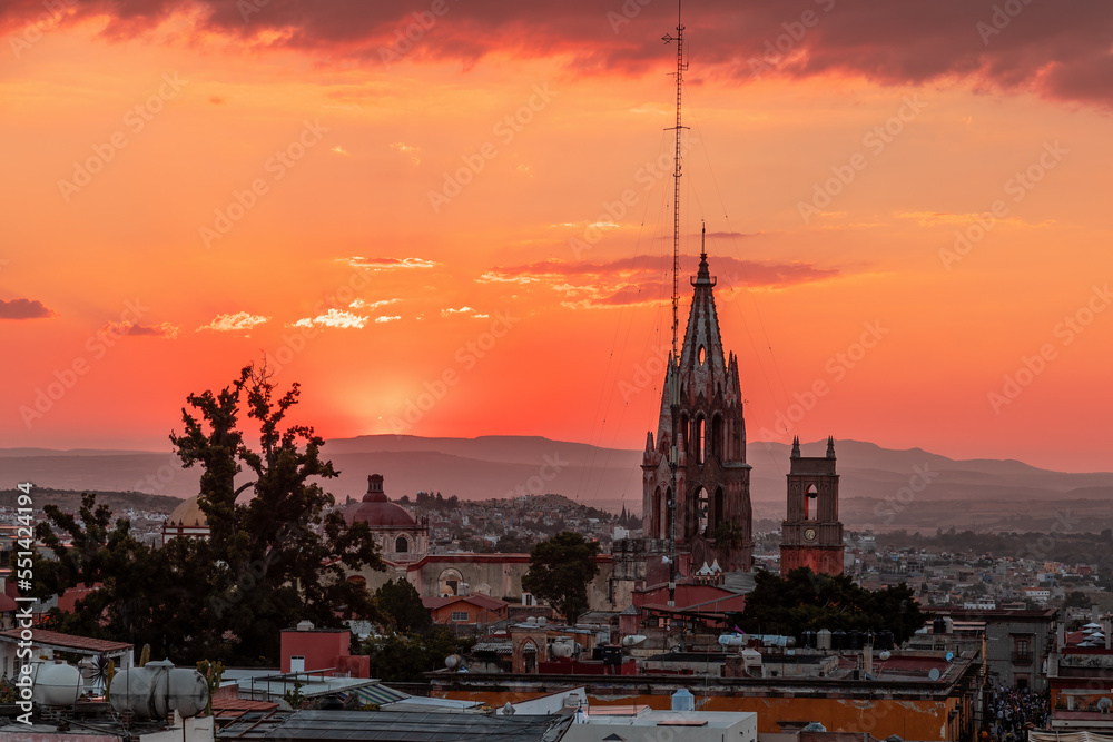 Obraz premium sunset over the church