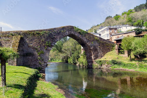 Puente Viejo de Navia de Suarna (siglo XIV). Los Ancares, Lugo, Galicia.