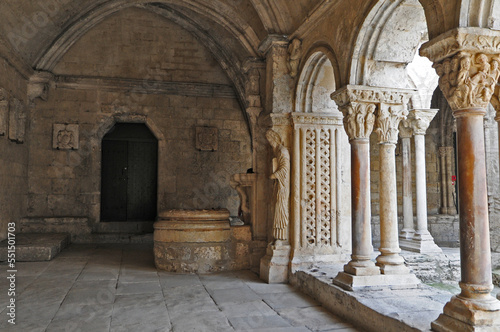 Arles, il chiostro della Cattedrale di Saint-Trophime - Provenza 