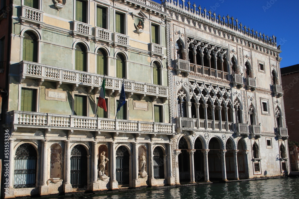 Palais inondés sur le grand canal à Venise 