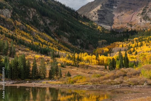 Autumn colors at Maroon Bells Scenic Area - near Aspen, Colorado - Maroon Lake © Craig Zerbe