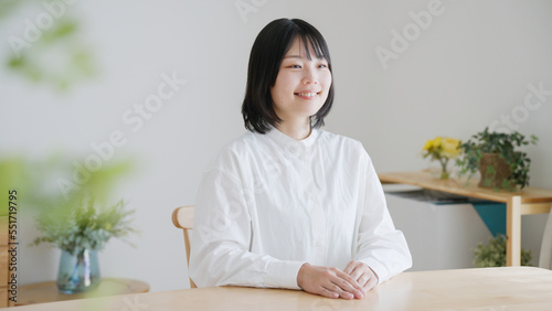 笑顔のミドル女性..