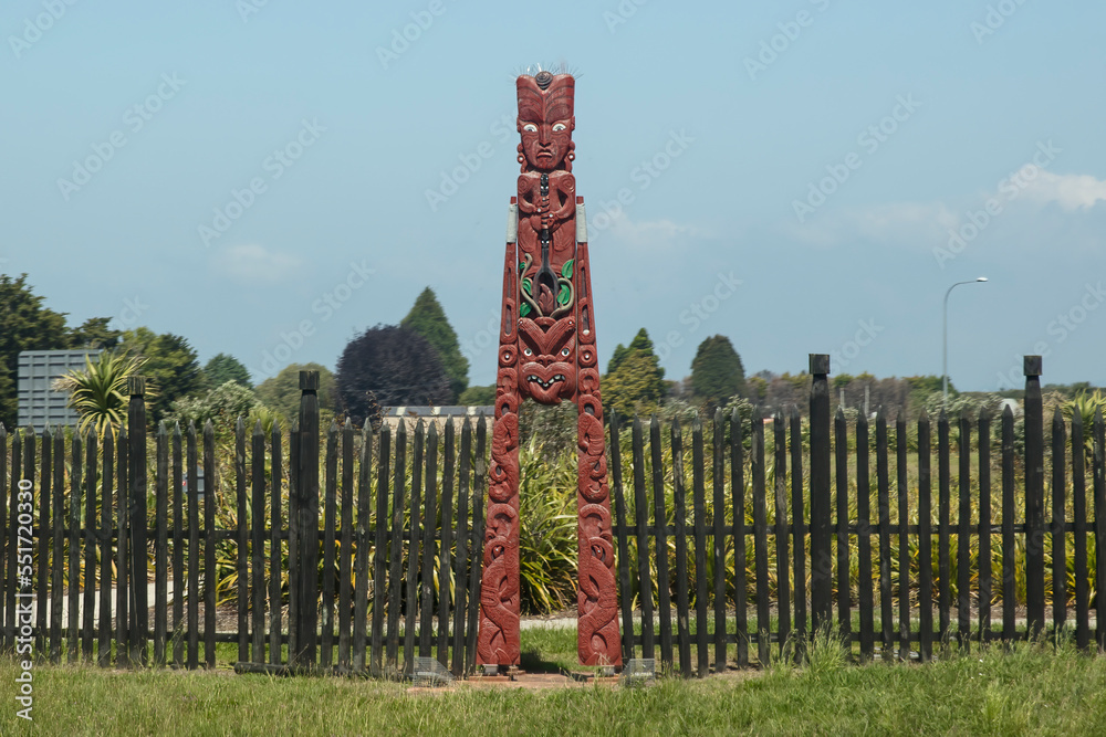 Six-meter high Traditional Maori carving and palisade fencing Paengaroa ...