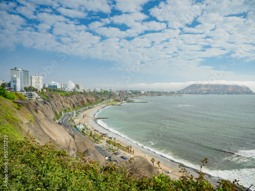 Costa del océano del pacifico, paisaje urbano Miraflores, Lima, Peru, Sudamérica