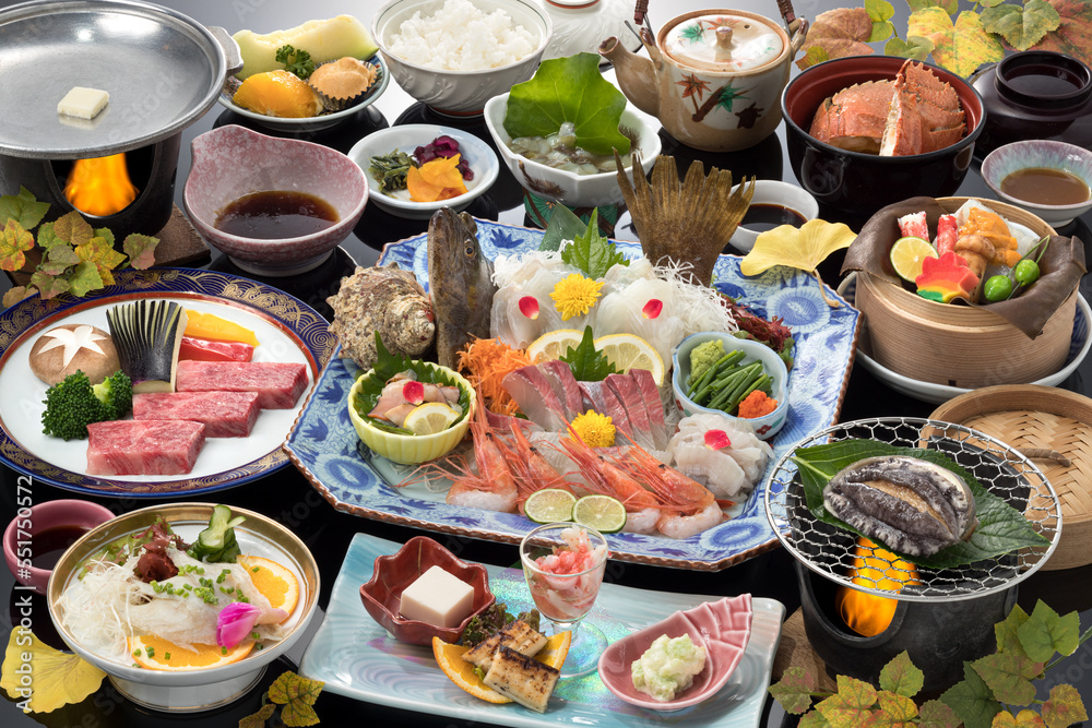 和食・豪華なヒラメの会席料理・平目・日本料理	