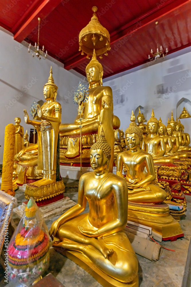 The golden yellow Buddha image