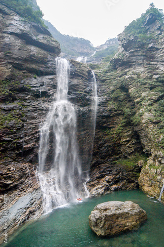 The famous Sandiquan Waterfall in Lushan Mountain, Jiujiang City, Jiangxi Province, China, has the reputation of "the first wonder of Lushan Mountain".