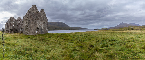 Obraz na płótnie Calda House is a ruined manor house in the Scottish Highlands on the north shore of Loch Assynt w salonie
