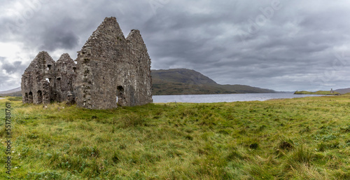 Obraz na płótnie Calda House is a ruined manor house in the Scottish Highlands on the north shore of Loch Assynt w salonie