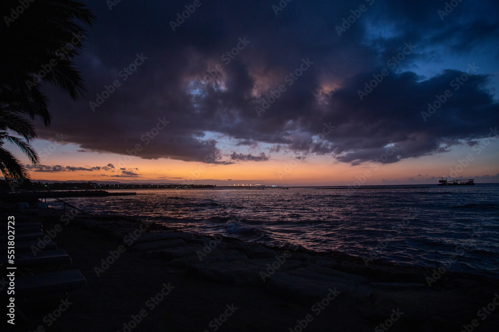 Obraz premium Sunrise on the waterfront in Cyprus 