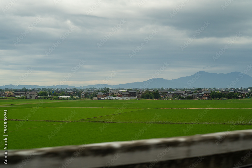 上越新幹線の車窓から（長岡から新潟区間）