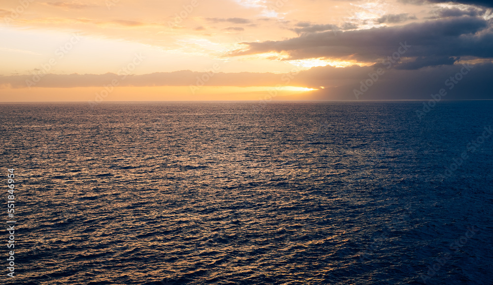 Obraz premium Seascape of atlantic ocean in Tenerife, evening and sunset