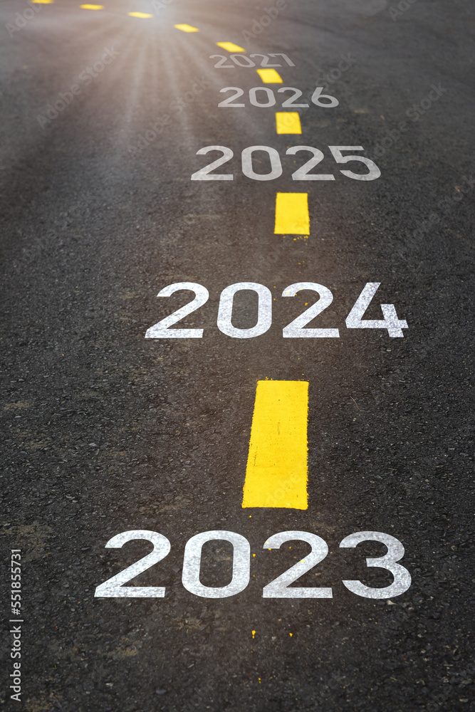 2023 2024 2025 2026 2027 on road. Five years planning business concept and startup beginning to success idea - obrazy, fototapety, plakaty 