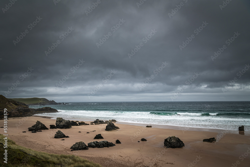 Φωτογραφία An ominous autumnal HDR image of Sango beach and bay, Durness, on the North coast 500 tourist route, Sutherland, Scotland