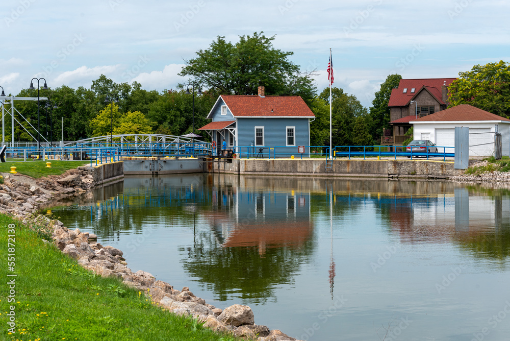 Obraz premium Lock On Fox River River At De Pere, Wisconsin