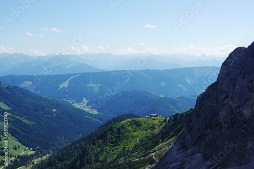 A path through Steigl pass in the Austrian Alps © nastyakamysheva