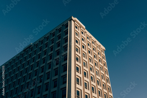  A building in San Francisco © Claude Youngjin Lim