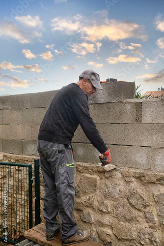 Bilde på lerret mason worker bricklayer
