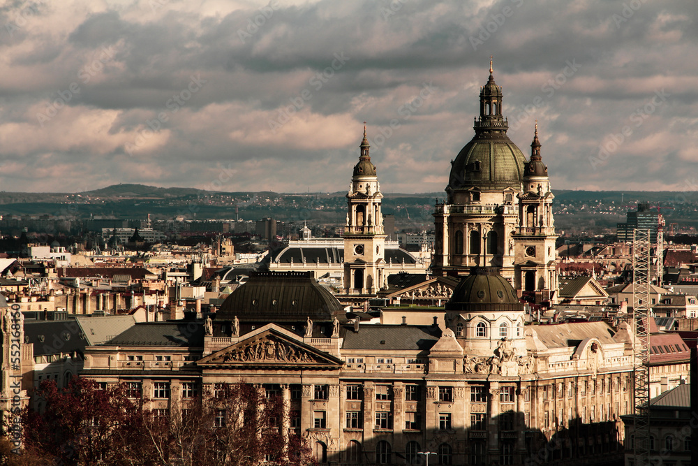 Naklejka premium St. Stephen's Basilica in Budapest