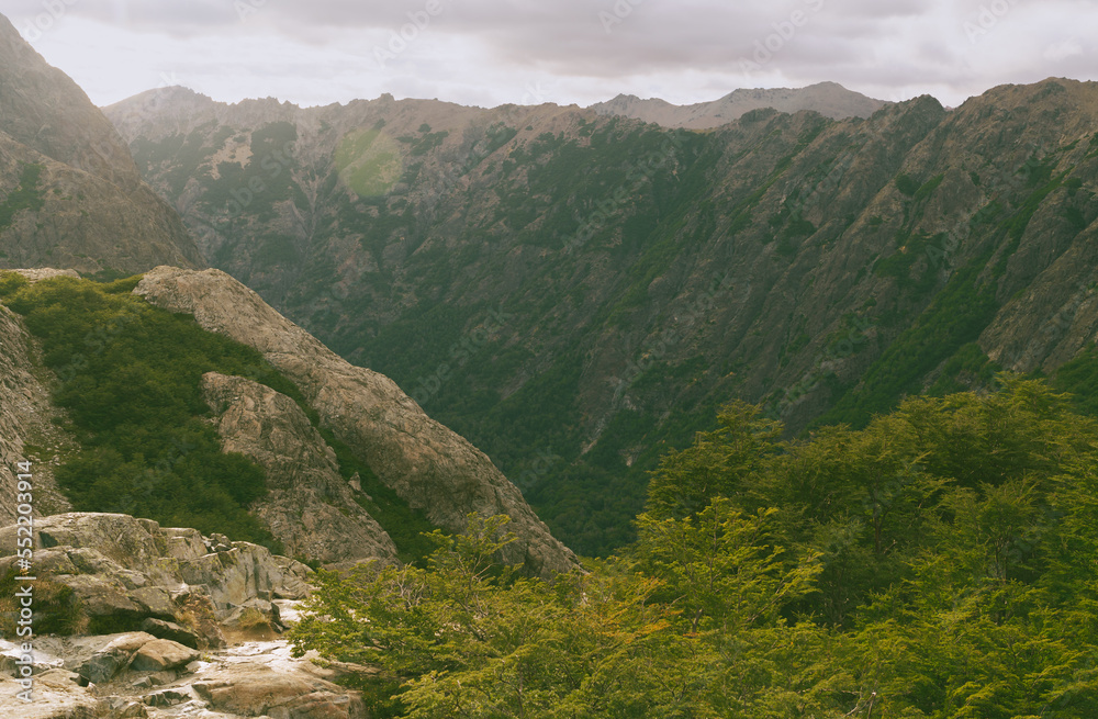 Naklejka premium amanecer en las refugio 