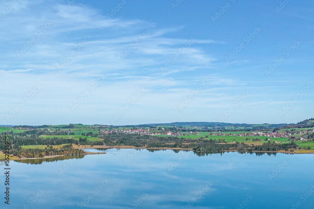 Ausblick über den Bannwaldsee gen Buching und Bayerniederhofen