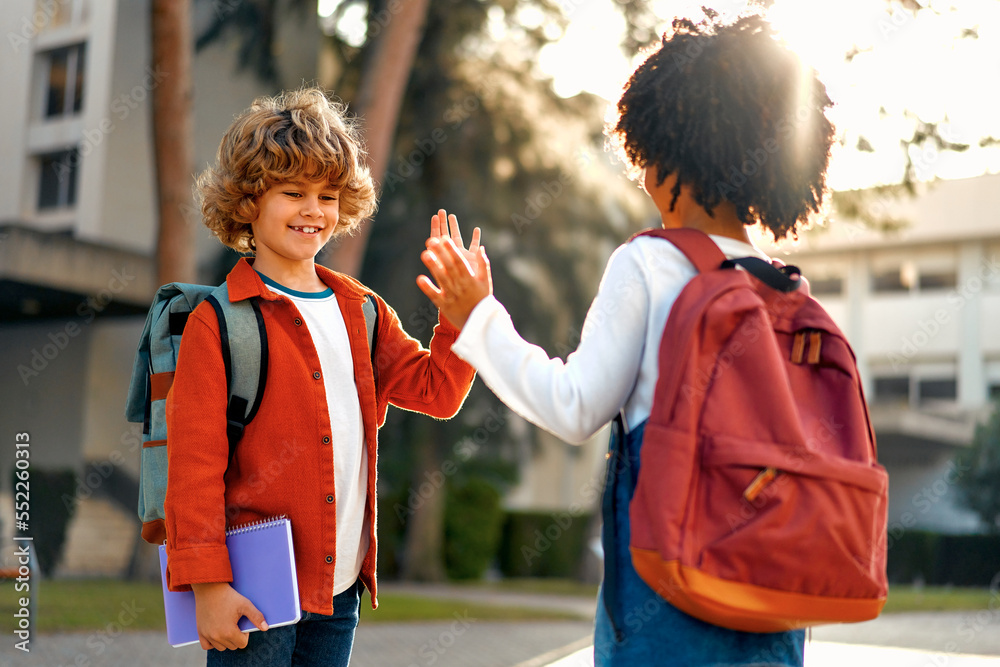 Fototapeta premium School children on the street