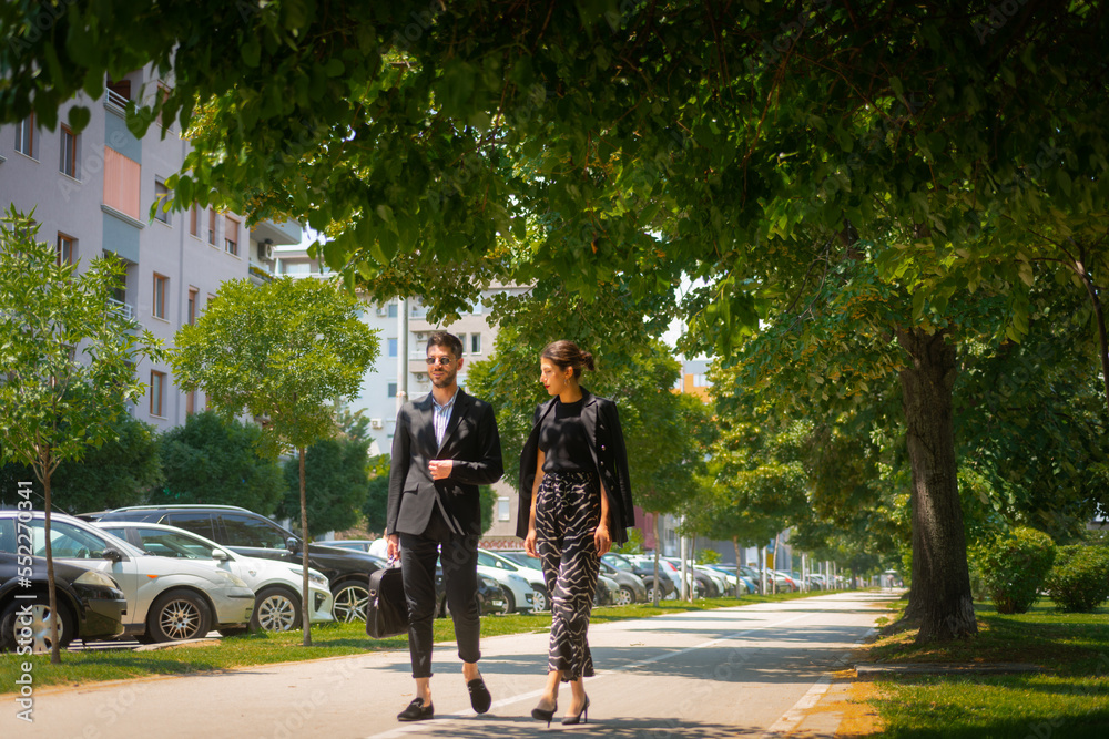 Obraz premium A cute businessman and a businesswoman