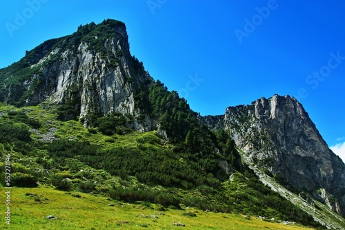 Fototapeta Naklejka Na Ścianę i Meble -  Austrian Alps - view of the Gerlosstein peak from the footpath to the upper station of the Gerlossteinbahn cable car