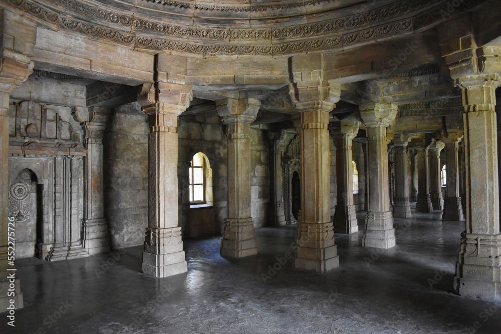 Shaher ki Masjid, Interior view, Stone carvings work on Pillars, Wall and Dome, built by Sultan Mahmud Begada 15th - 16th century. A UNESCO World Heritage Site, Gujarat, Champaner, India..