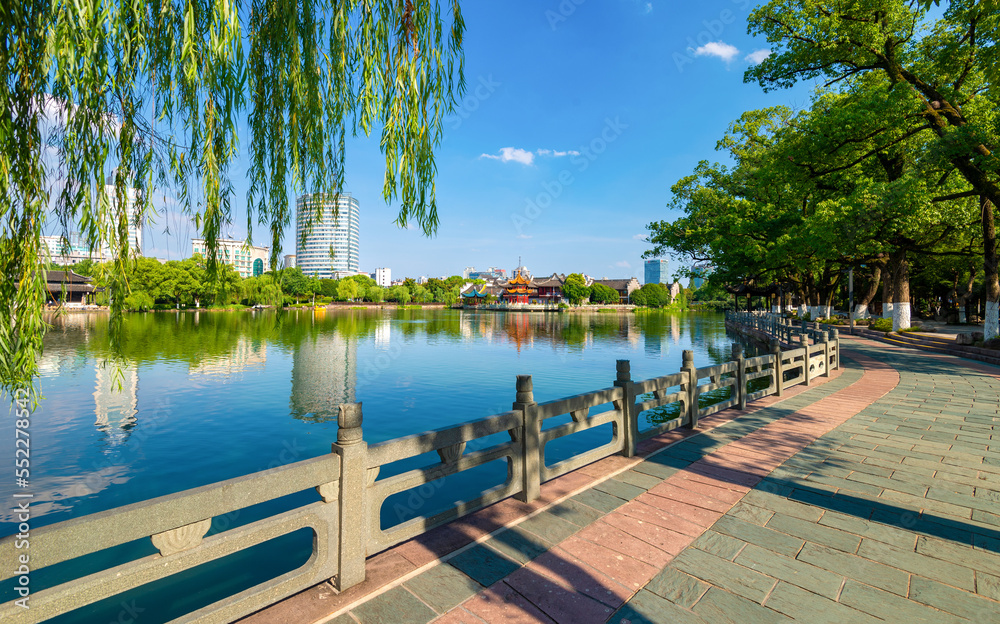 Obraz premium Scenery of Yuehu Park, Ningbo, Zhejiang, China