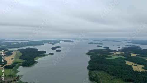 Fototapeta Naklejka Na Ścianę i Meble -  sur les bords du lac Mälar (Mälaren) en Suède	