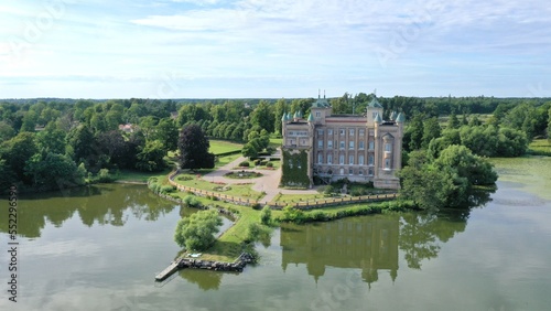 Photography château au bord du lac Hjälmaren en Suède près d'Örebro