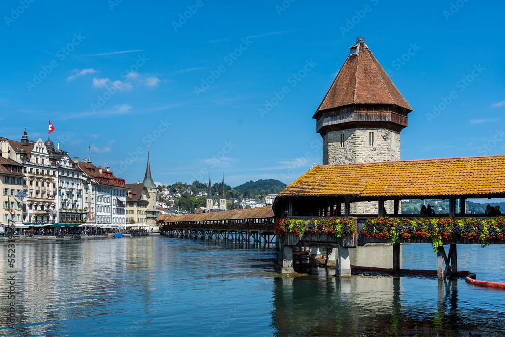 Wasserturm und Kapellbrücke in Luzern