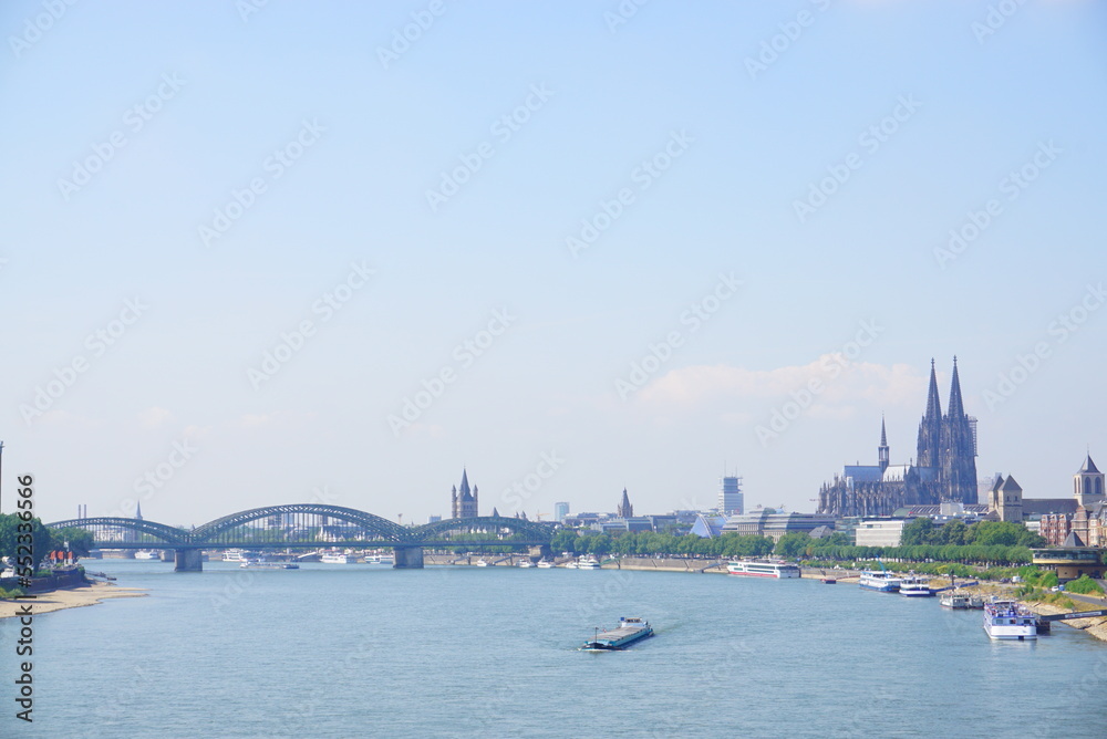 Fototapeta premium ドイツのケルンにあるケルン大聖堂