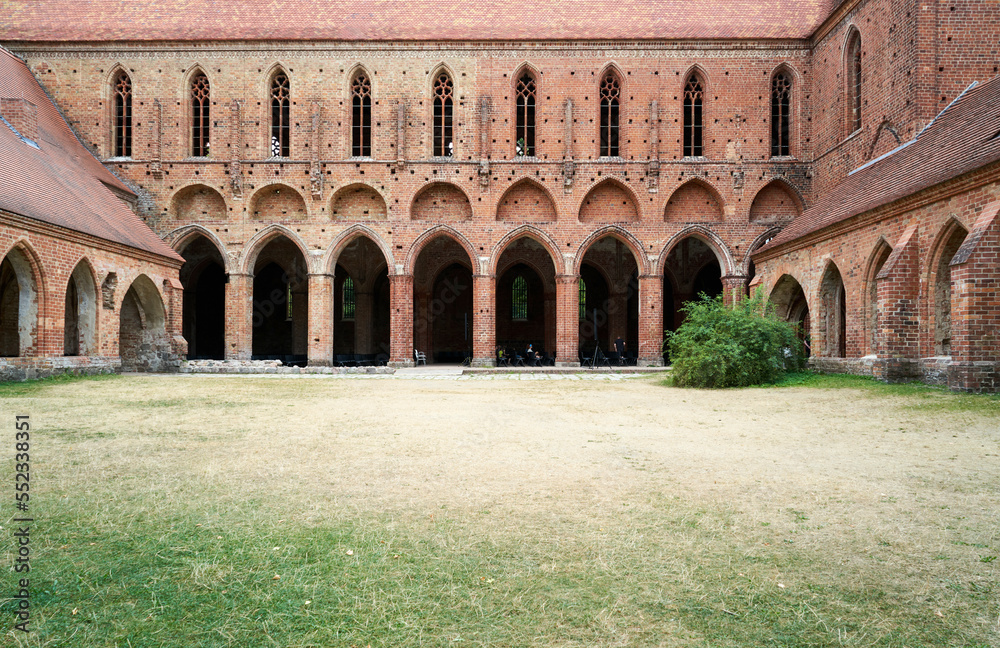 Das gotische Kloster Chorin in Brandenburg - Innenhof