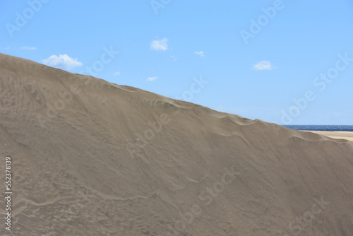 Fototapeta Naklejka Na Ścianę i Meble -  Scenic view of the sand dunes at Maspalomas