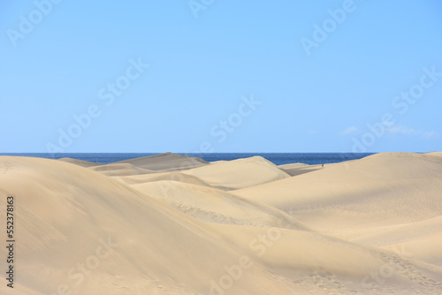Fototapeta Naklejka Na Ścianę i Meble -  Scenic view of the sand dunes at Maspalomas