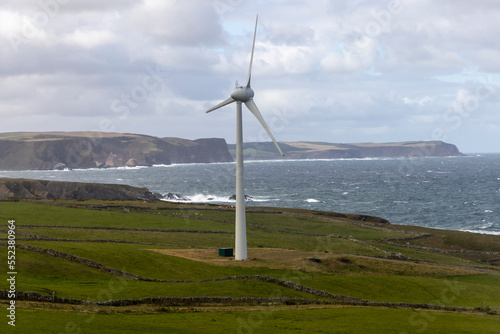 Obraz na płótnie Wind power station on the north coast of Scotland, Fraserburgh w salonie