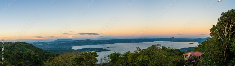 Vista del lago de ilopango El Salvador
