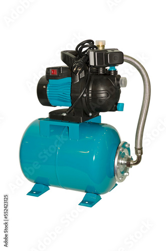 Water pump with pressure vessel