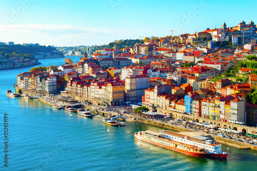 Fototapeta Naklejka Na Ścianę i Meble -  Cityscape Douro river Porto Portugal