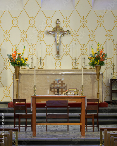 Canvas-taulu Sanctuary and altar inside the historic Cathedral of St