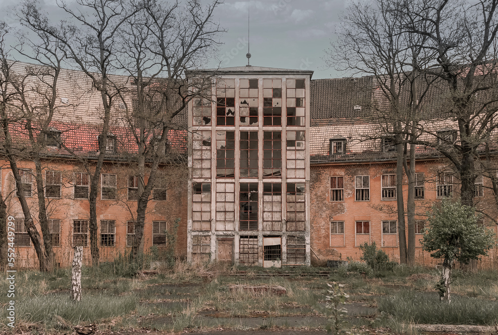 Fototapeta premium Fliegerschule, lost place