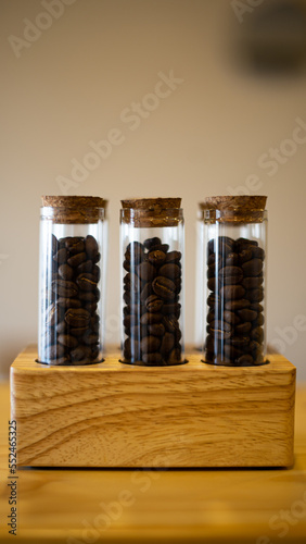 coffee beans, dose on borosilicate case